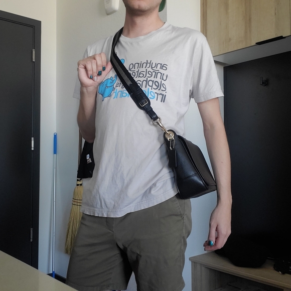 Leather messenger bag - Picture 9 of 9